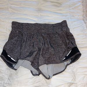 Lululemon hotty hot shorts 2.5.